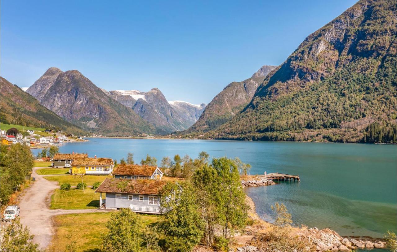 Cozy Home In Fjaerland With House A Mountain View Zewnętrze zdjęcie