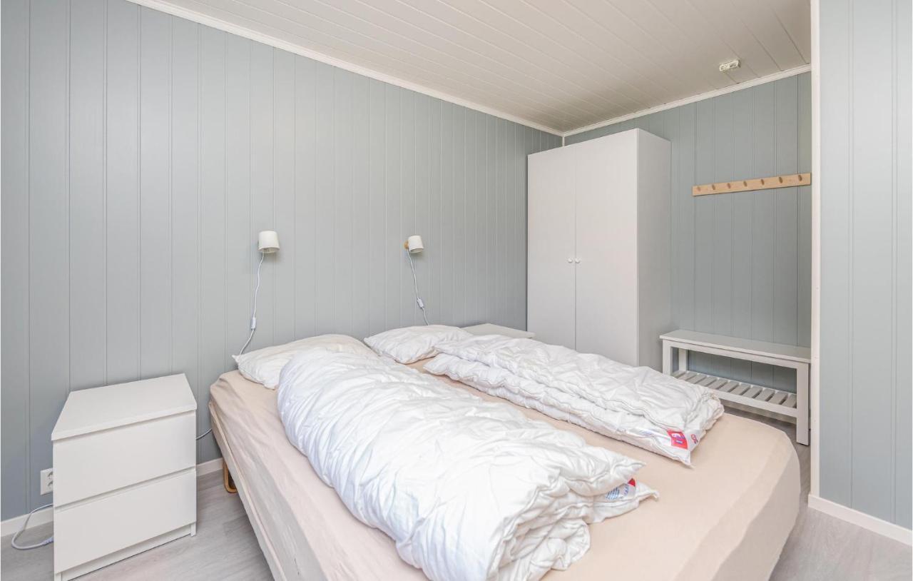 Cozy Home In Fjaerland With House A Mountain View Zewnętrze zdjęcie