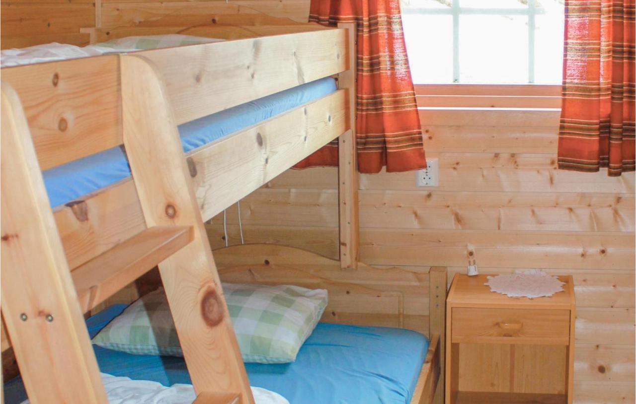 Cozy Home In Fjaerland With House A Mountain View Zewnętrze zdjęcie