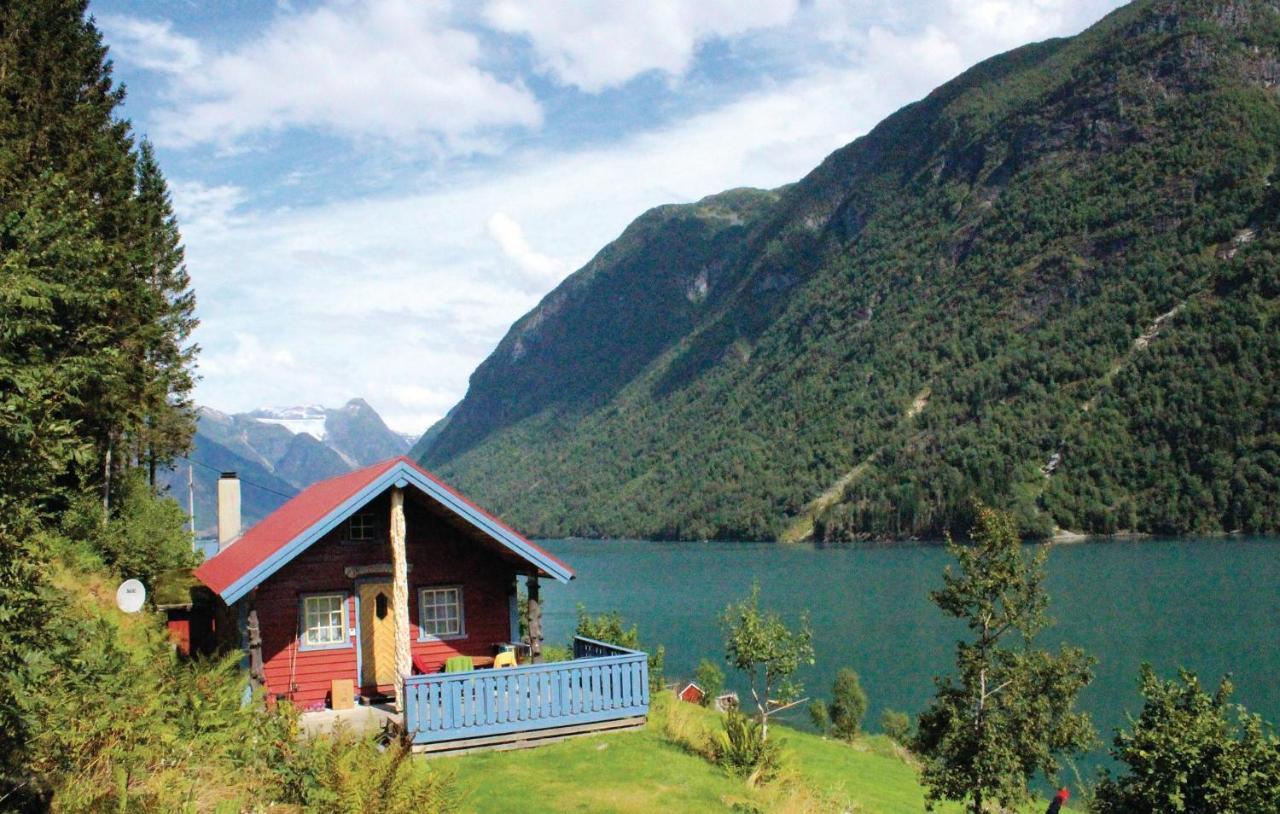 Cozy Home In Fjaerland With House A Mountain View Zewnętrze zdjęcie